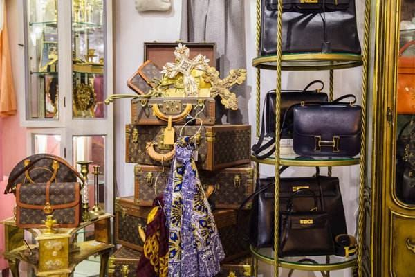 中古奢侈品服装、包包（Lv、Gucci、Chanel等）在哪里能买到，求货源？
